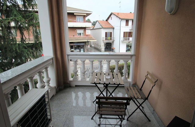 Beautiful private villa for 10 guests with WIFI, A/C, TV, terrace and parking