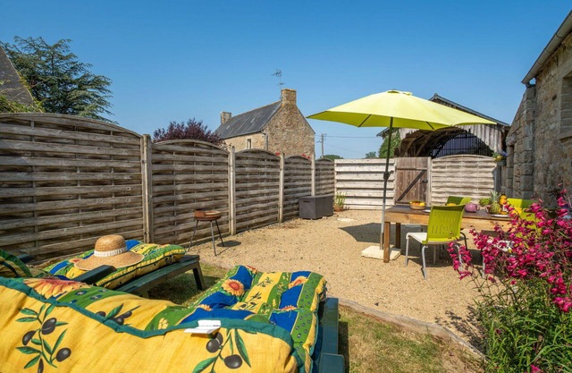 Beautiful private villa for 4 people with WIFI, TV, patio and pets allowed
