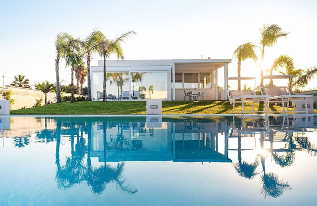 Beautiful private villa for 10 guests with WIFI, A/C, pool, TV and terrace