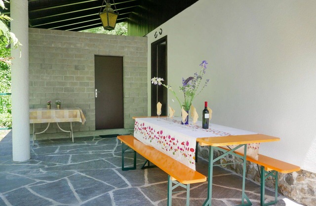 Beautiful private villa for 6 people with WIFI, TV, patio and pets allowed