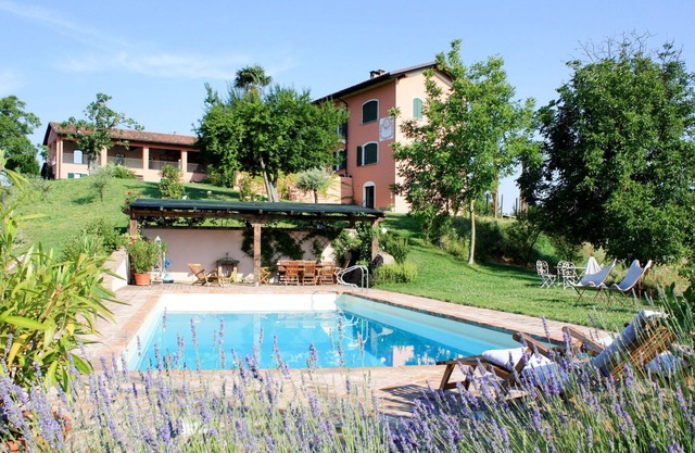 Beautiful private villa for 14 people with private pool, WIFI, A/C, TV, patio and panoramic view