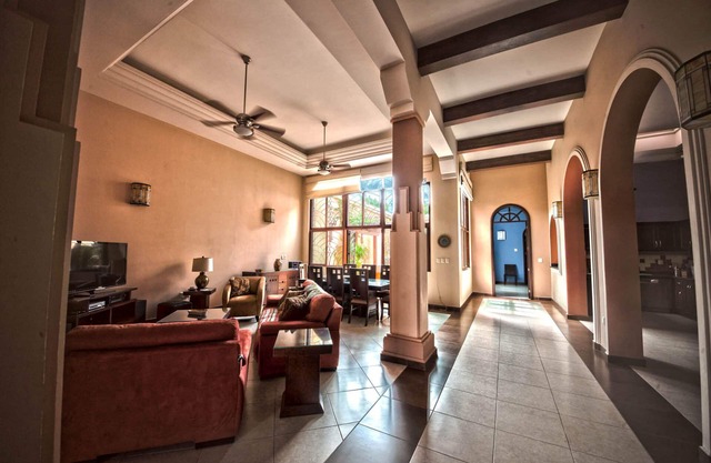 Beautiful Quiet Historic Home W Private Pool Near Beach &Plaza