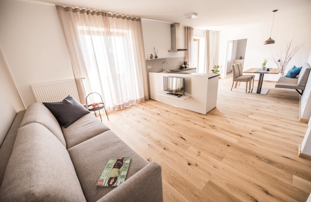 Beautiful, quiet, spacious apartment with a wonderful view of Brixen for 4 pers