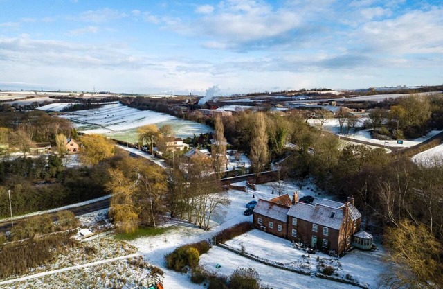 Beautiful Rambling Cottage for 14 in Nottinghamshire