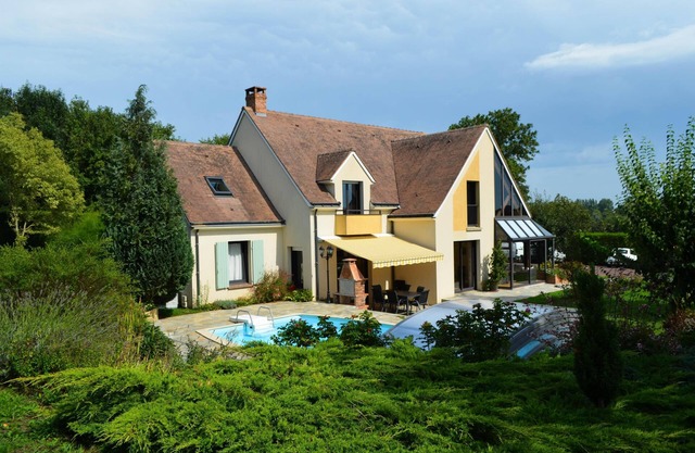 Beautiful residence in the heart of the Alpes Mancelles, swimming pool, sauna and 4 bedrooms