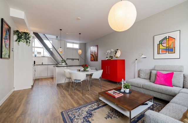 Beautiful refurbished and decorated apartment located in the heart of Gouda.