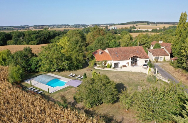 Beautiful Relaxing Retreat with Private Swimming Pool