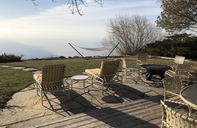 Beautiful Remodeled Lake Michigan Beachfront Home Country Setting w/500mbps int