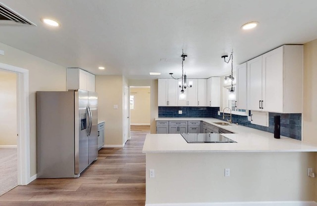 Beautiful Remodeled Single Family Home Near Freeway Access Shopping and Dining