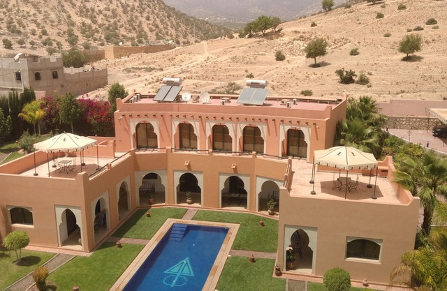 Beautiful Riad Asmaa near Agadir (10kms). Large private pool. 5 bedrooms