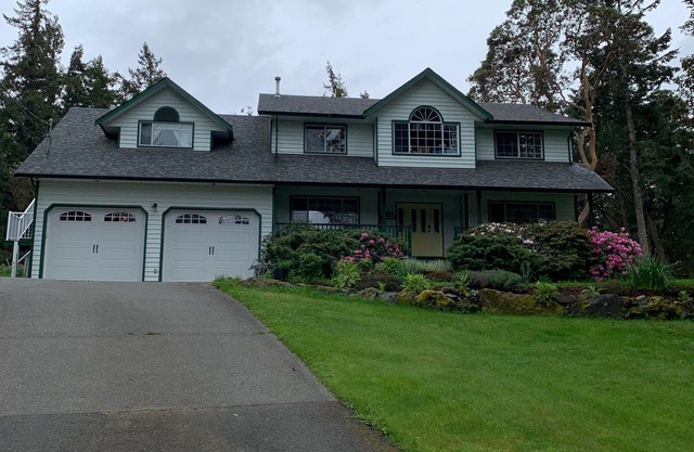 Beautiful Rural Metchosin upper level suite