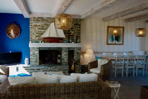 Beautiful seaside villa direct beach access 8 pers