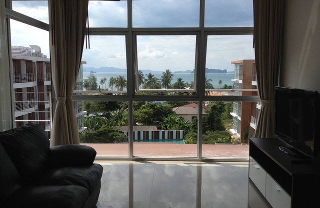 Beautiful Sea-view 2 Bedroom Condo