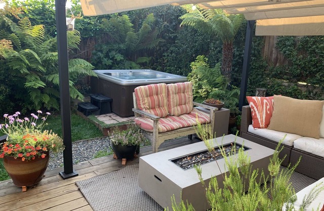 Beautiful Spacious Single Family Home with Hot Tub