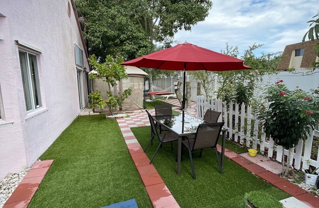 Beautiful & spacious Backyard for gatherings and events in North Lauderdale!