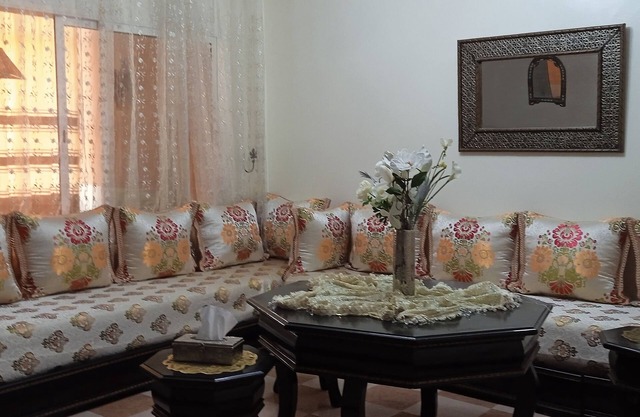 beautiful spacious and bright apartment at 120 m2