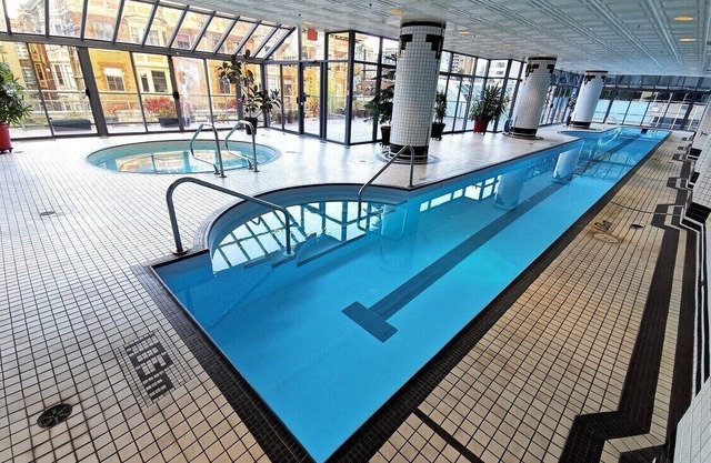Beautiful Spacious Apartment in the Best Part of Downtown Vancouver