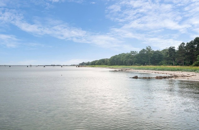 Beautiful, spacious cottage near the charming Hou.