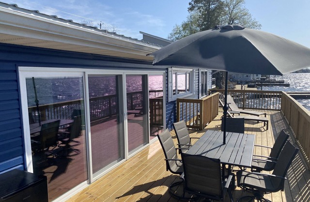 Beautiful! Spacious Pillar Point Lake House