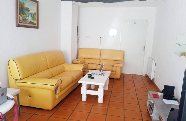 Beautiful, spacious room in a homestay
