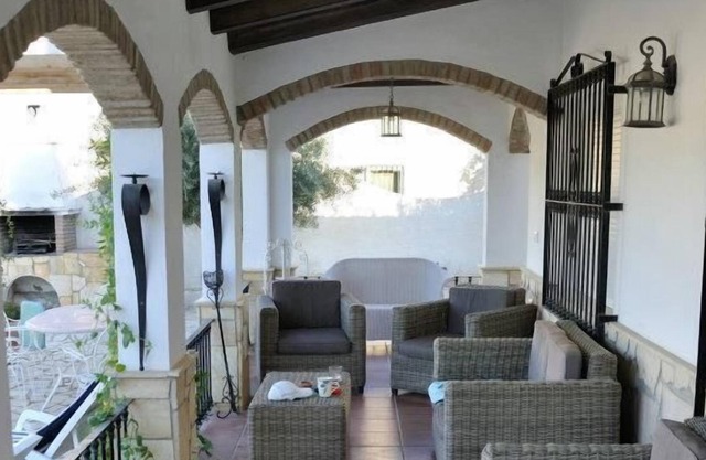 Beautiful, Spacious Villa with Private Pool, Gardens and stunning view