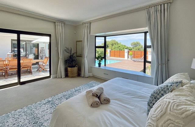 Beautiful sunny holiday home