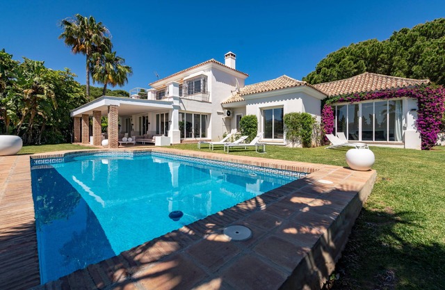 Beautiful sunny villa with pool and sea views Marbella (ELVIRIA)