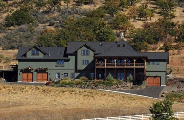 Beautiful Timber Peg Estate