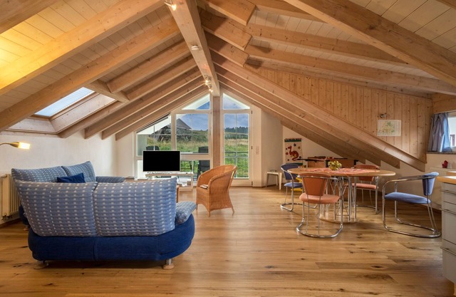 Beautiful Top Floor Holiday Apartment "Schleinseeblick" with Lake View
