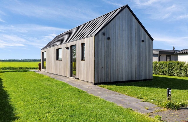 Beautiful unobstructed view in 3 bedroom tiny house - in the middle of Drenthe nature