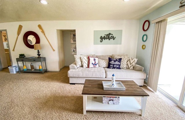 Beautiful Updated Ground level 2 Bedroom Condo T106