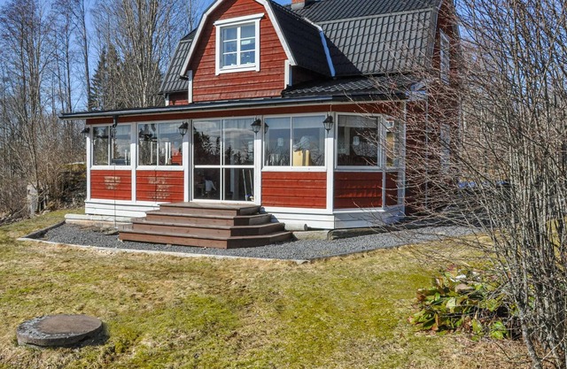 Beautiful vacation home with large winter garden and fantastic view over the Närsensee.