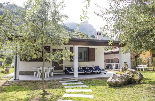 Beautiful villa 300 meters from the sea