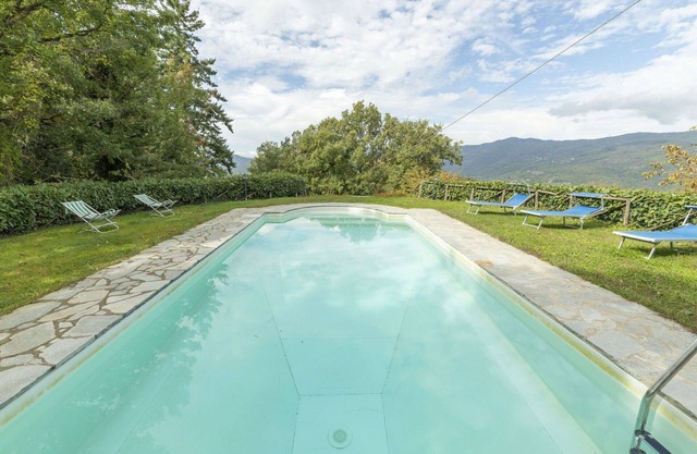 Beautiful villa for 10 people with private pool, WIFI, TV, patio and pets allowed