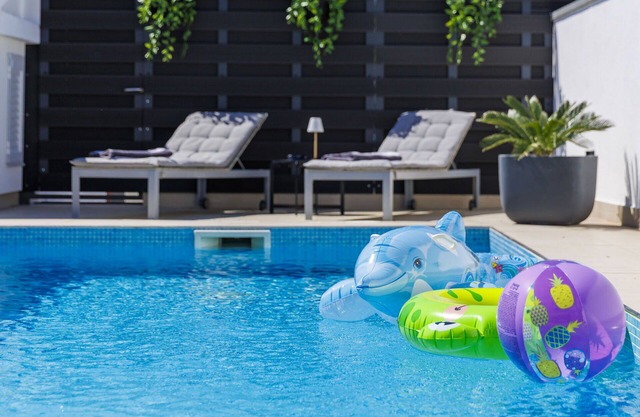 Beautiful villa for 6 people with WIFI, A/C, private pool, TV, terrace and panoramic view