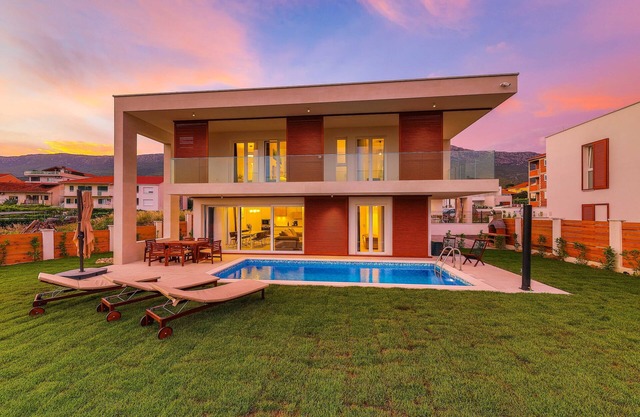 Beautiful villa Ingrid - 7 Stars with heated pool EOS-CROATIA