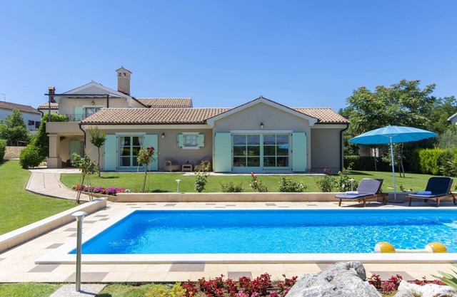 Beautiful Villa Judita with pool in Tar