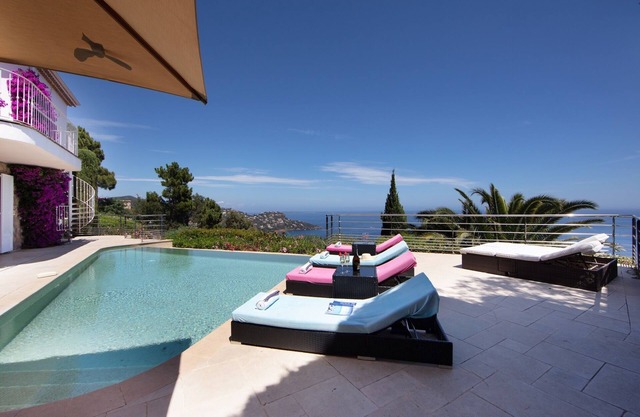 Beautiful Villa with Sea View