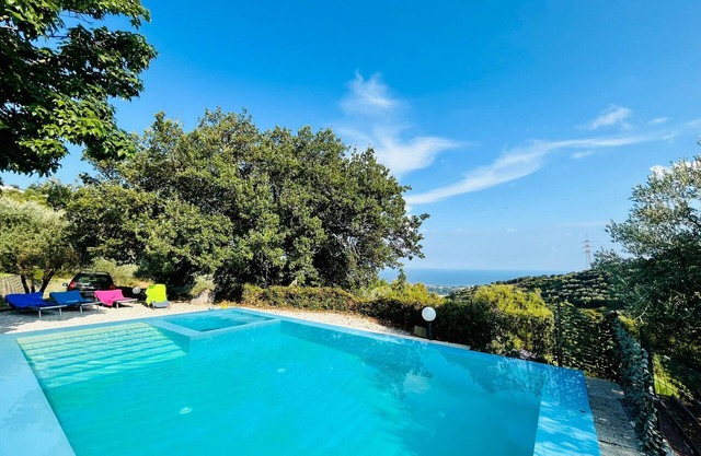 Beautiful villa with private pool 10 minutes from Capo d Orlando and the sea