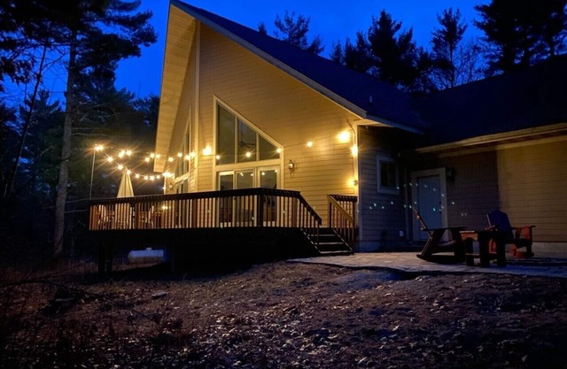 Beautiful Waterfront Home on Lake Petenwell, close to Wisc Dells and Sand Valley