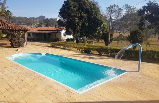 BEAUTIFUL WOODED ESTATE, WITH ASPHALT AT THE DOOR, CARETAKER AND SWIMMING POOL.
