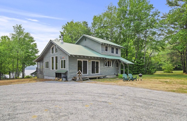 Beautiful year-round Adirondack rental on Paradox Lake