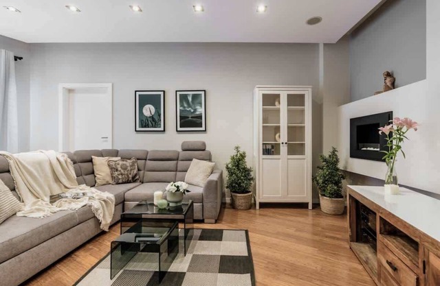 Beautifully decorated fully equipped apartment
