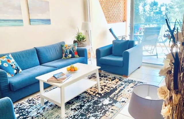 Beautifully presented 2 bedrooms apartment with a pool and garden view.