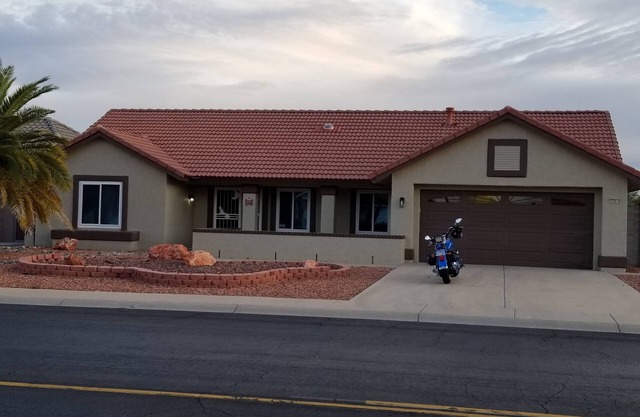 Beautifully Remodeled Home Surrounded by 7 Golf Courses