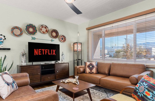 Beautifully Renovated Southwest Home 3B/2B, $2520/month over winter, Book Now!
