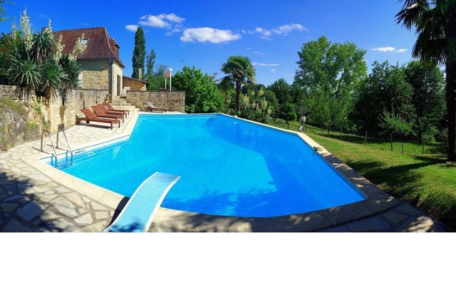 Beautifully renovated country house in fantastic location and a vast private pool!