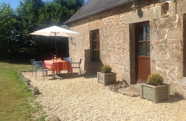 Beautifully renovated farmhouse. Lovely family friendly garden. Pets welcome