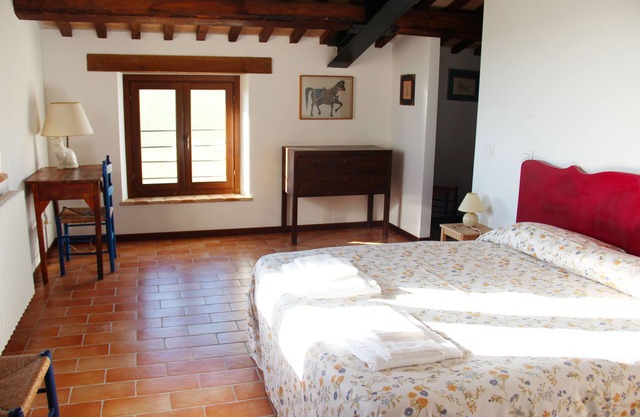 Beautifully restored farmhouse in Montecassiano countryside