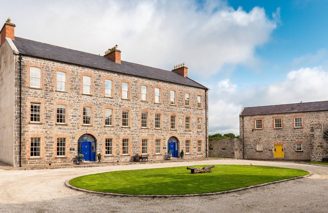 Beautifully restored soldier's barracks to sleep 10 people
